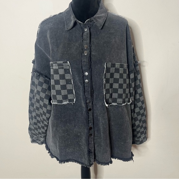 Oli & Hali Tops - Oli & Hali Black Gray Mineral Washed Checkered Taw Edge Denim Shacket Sz M/L
